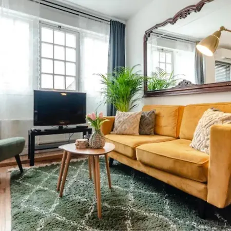 Apartment Boutique At The *